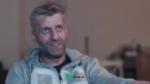 Snapshot of elculiador2207 chatting on 10/03/25, 01:35 Timm online show from 10/03/25, 01:35