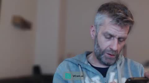 Snapshot of elculiador2207 chatting on 10/10/25, 01:26 Timm online show from 10/10/25, 01:26