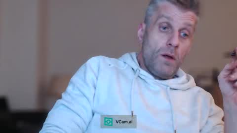 Snapshot of elculiador2207 chatting on 10/31/25, 12:11 Timm online show from 10/31/25, 12:11