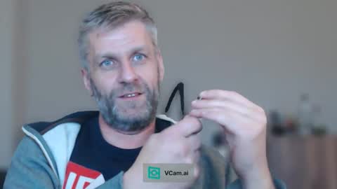 Snapshot of elculiador2207 chatting on 11/15/25, 06:55 Timm online show from 11/15/25, 06:55