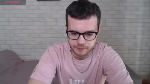 Snapshot of electric_smile chatting on 05/08/26, 07:57 Alex online show from 05/08/26, 07:57