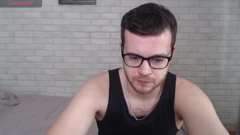 Snapshot of electric_smile chatting on 05/10/26, 07:02 Alex online show from 05/10/26, 07:02