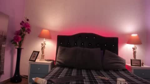 Elegant online show from 12/23/24, 05:39