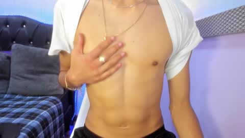 Elegant online show from 01/10/25, 06:09