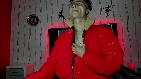 Elegant online show from 01/19/25, 02:47