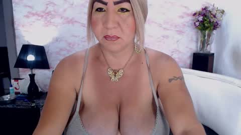 Snapshot of elektra_4_you chatting on 02/04/25, 12:22 XIOMY give LIKE on my page online show from 02/04/25, 12:22