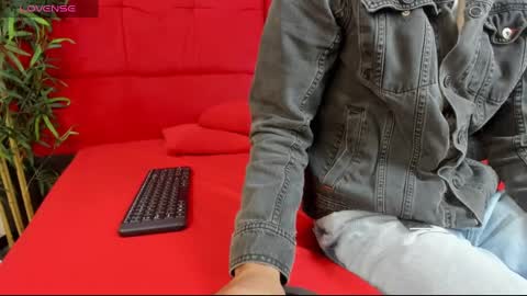 Elena  Derek online show from 01/05/25, 07:28