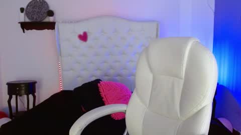 Elena online show from 02/10/25, 12:50