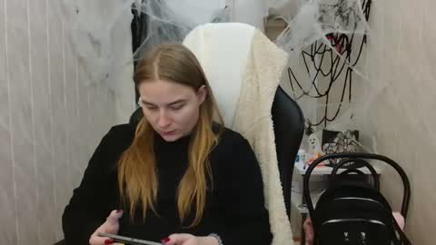 Elena online show from 10/28/25, 11:36