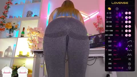 Snapshot of elena_marilyn chatting on 01/13/25, 08:04 Elena online show from 01/13/25, 08:04