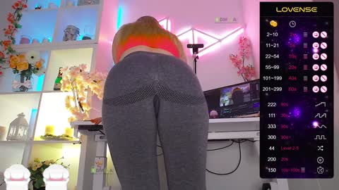 Snapshot of elena_marilyn chatting on 02/05/25, 09:07 Elena online show from 02/05/25, 09:07