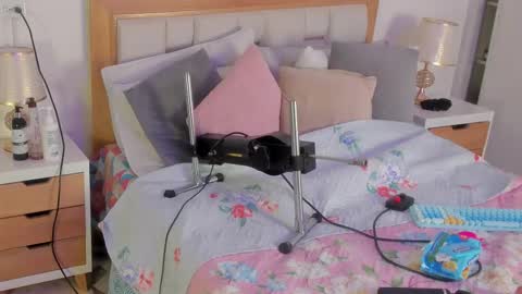 Elena online show from 09/15/25, 06:41