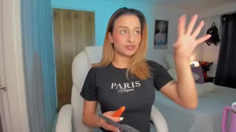 Snapshot of elena_ruiz chatting on 09/27/25, 06:57 Elena online show from 09/27/25, 06:57