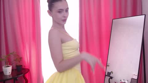 Snapshot of elena_vysotskaya chatting on 02/27/26, 09:09 Elena online show from 02/27/26, 09:09