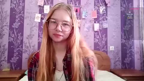 Snapshot of elenacastellani chatting on 02/21/26, 04:24 Mia online show from 02/21/26, 04:24