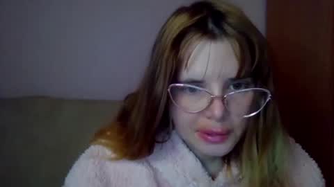 Elena online show from 11/19/25, 04:07