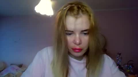 Elena online show from 12/19/25, 02:35