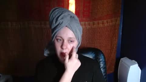 Snapshot of elenagilbert12 chatting on 01/27/25, 12:43 Goddess Elena online show from 01/27/25, 12:43