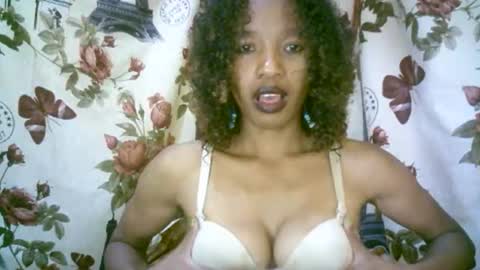 elenah013 online show from 12/17/25, 06:41