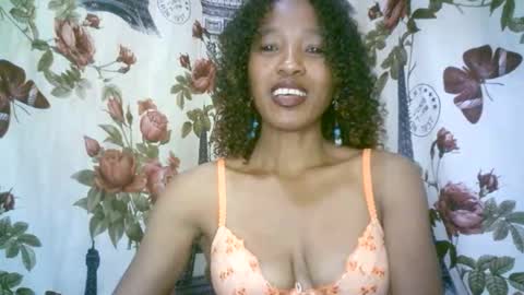 elenah013 online show from 12/22/25, 07:38