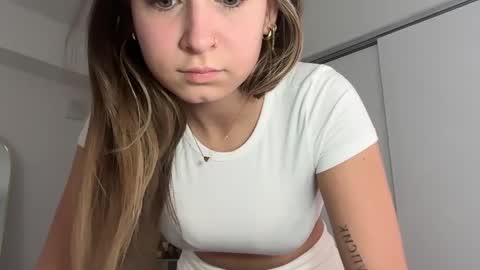 Elena online show from 04/01/26, 02:36