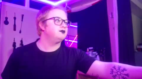 Snapshot of elenakryshenko chatting on 09/17/25, 04:08 Elena Kryshenko online show from 09/17/25, 04:08