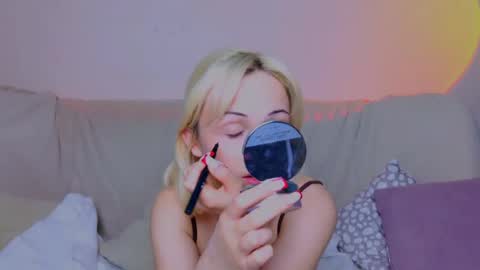 Snapshot of elenamonroe_ chatting on 05/02/26, 06:29 elenamonroe_ online show from 05/02/26, 06:29
