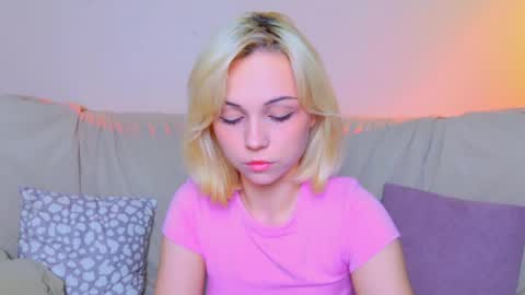 Snapshot of elenamonroe_ chatting on 05/09/26, 05:45 elenamonroe_ online show from 05/09/26, 05:45