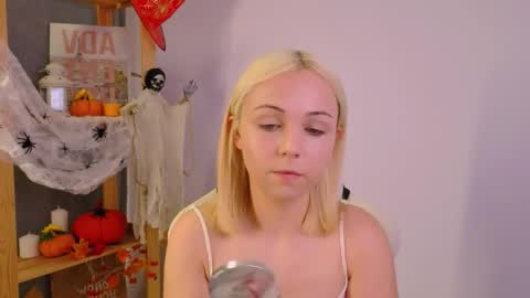 elenamonroee online show from 10/22/25, 04:57