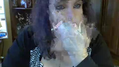 Snapshot of elenazed chatting on 02/19/25, 08:12 ElenaZed online show from 02/19/25, 08:12