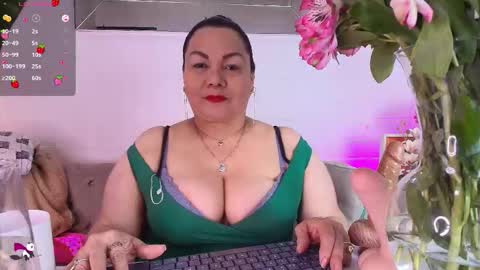 elenna_boobs_ online show from 10/08/25, 06:44