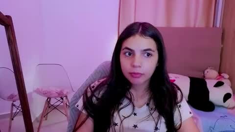 Snapshot of elenna_hotx chatting on 04/21/26, 06:23 agnes online show from 04/21/26, 06:23