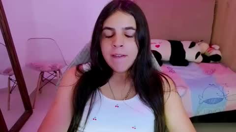 Snapshot of elenna_hotx chatting on 04/22/26, 07:04 agnes online show from 04/22/26, 07:04