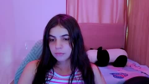 Snapshot of elenna_hotx chatting on 06/24/26, 05:23 agnes online show from 06/24/26, 05:23