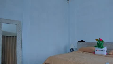 Snapshot of eleonora_linn_ chatting on 01/10/25, 10:06 Eleonora online show from 01/10/25, 10:06