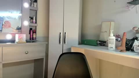 elettra_bennet online show from 05/19/26, 01:56