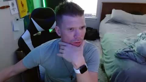 Snapshot of elevatetlb chatting on 12/02/25, 05:41 Walker online show from 12/02/25, 05:41