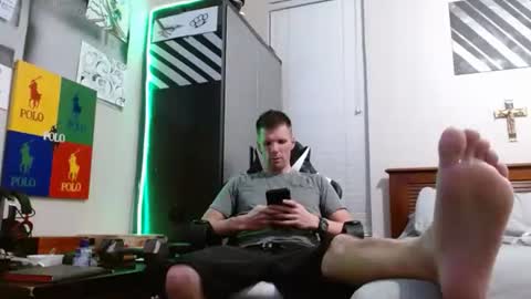 Snapshot of elevatetlb chatting on 12/17/25, 12:16 Walker online show from 12/17/25, 12:16