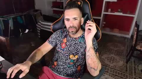 Snapshot of elfetas chatting on 02/11/25, 01:52 elfetas online show from 02/11/25, 01:52