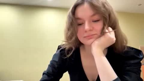 Snapshot of elfredabalderama chatting on 03/02/26, 06:15 Mila online show from 03/02/26, 06:15