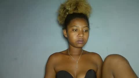 elia011 online show from 01/11/25, 02:58