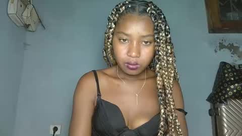 elia011 online show from 01/17/25, 05:19