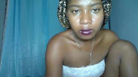 elia011 online show from 01/18/25, 06:43