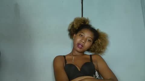 elia011 online show from 02/09/25, 01:22