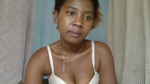 elia011 online show from 02/23/25, 07:44