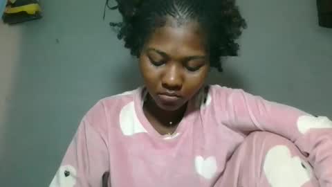 elia011 online show from 10/28/25, 05:11