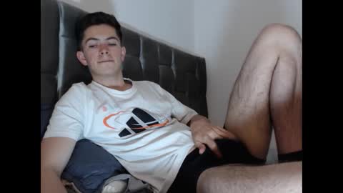 Snapshot of elian_tg chatting on 09/23/25, 10:57 Elian online show from 09/23/25, 10:57