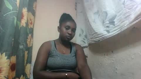 Snapshot of eliannee chatting on 12/05/25, 08:12 eliannee online show from 12/05/25, 08:12