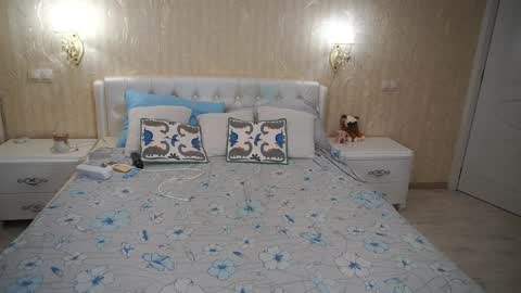 Luna online show from 04/01/26, 04:15