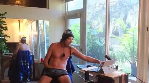 Snapshot of eliberator chatting on 03/02/25, 09:43 eliberator online show from 03/02/25, 09:43